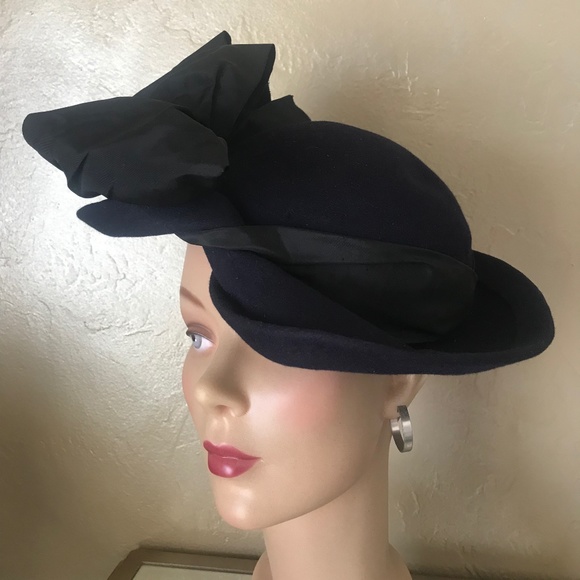 CHIC 1940s\' NAVY FELT FEDORA WITH BLACK FABRIC RIBBON AND LARGE BOW main image 7